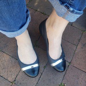 CROCS 7 Black Silver Round Toe Flats Shoes